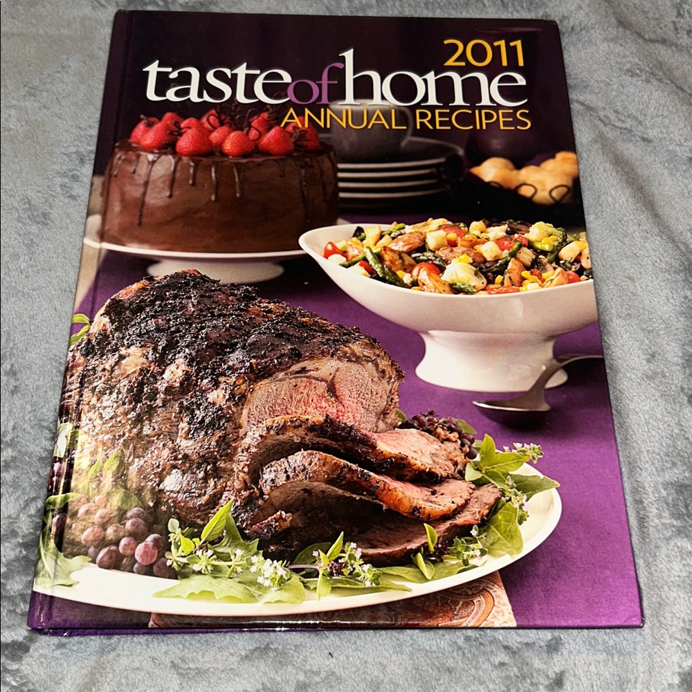 Taste Of Home Annual Recipes, 2011, Hardcover Cookbook